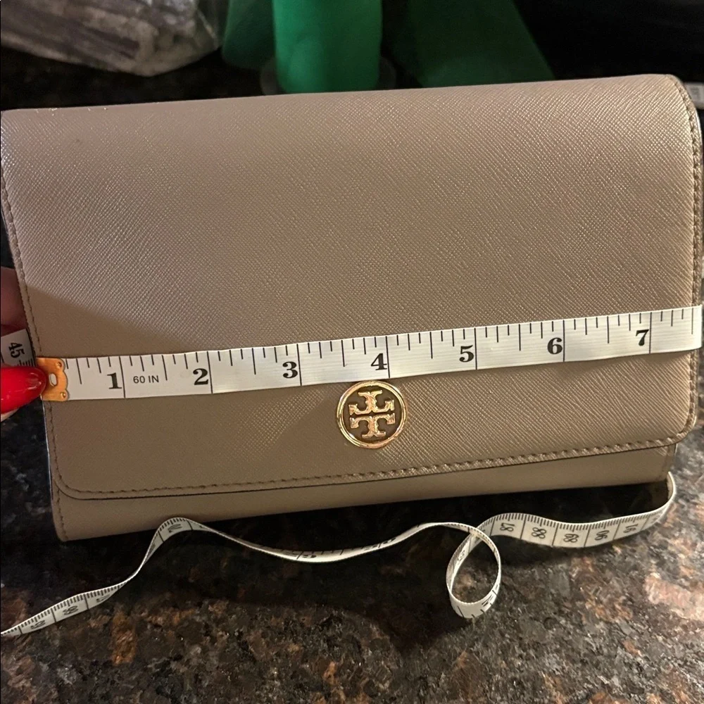 TORY BURCH Women’s Purse,Crossbody. Excellent Condition.Comes with/dust bag.